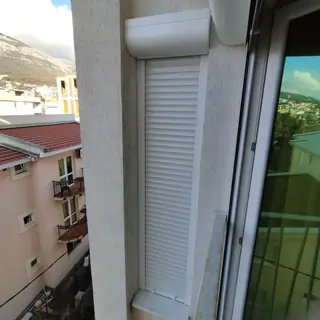 Roletne i komarnici na prozorima, Podgorica i Crna Gora