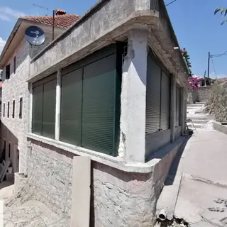 Roletne i komarnici na prozorima, Podgorica i Crna Gora