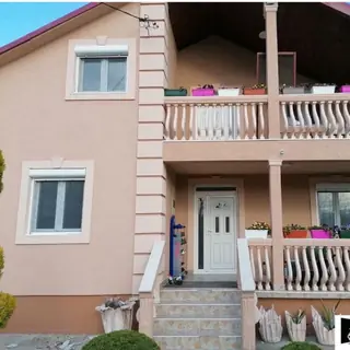 Stambeni objekat sa novom stolarijom, Podgorica i Crna Gora